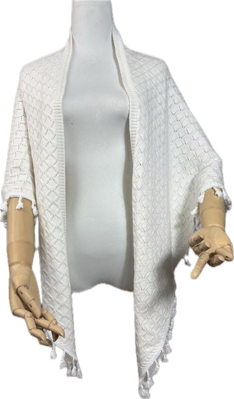 Hvit strikket cardigan med diamantmønster