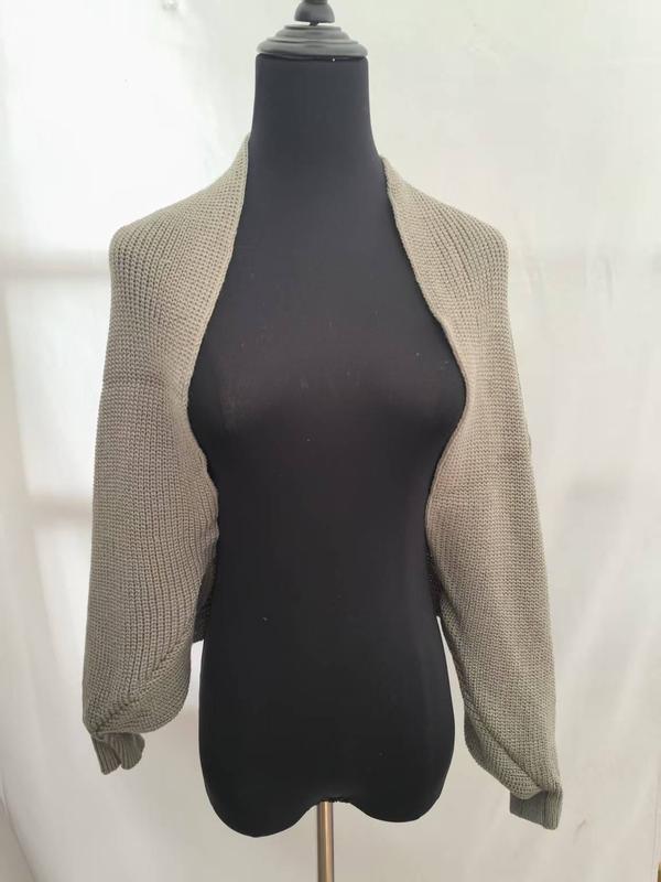Taupe grovstrikket cropped shrug-cardigan med lange ermer