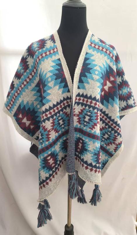 «Strikket poncho med åpen front