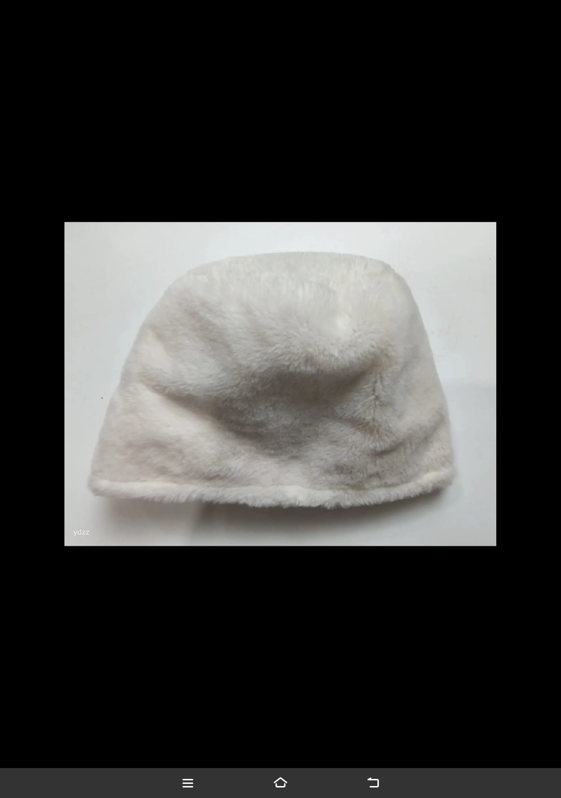 Kremhvit kunstpels bucket hat med myk