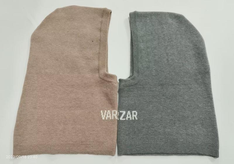 Beige og grå strikket balaclava ansiktsmaske hette to-pakk vintersett grossist VARIZAR