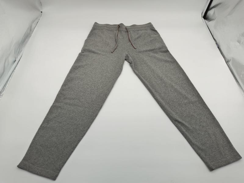 Grå slim tapered joggebukser til herre med snøring i livet.