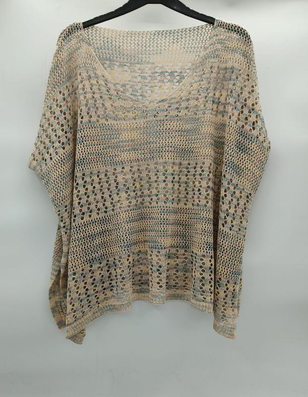 Beige og teal stripet crochet topp med batwing-ermer og åpen strikk