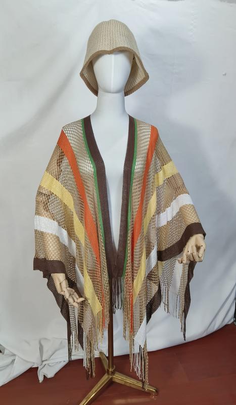 «Stripete nettponcho i brun