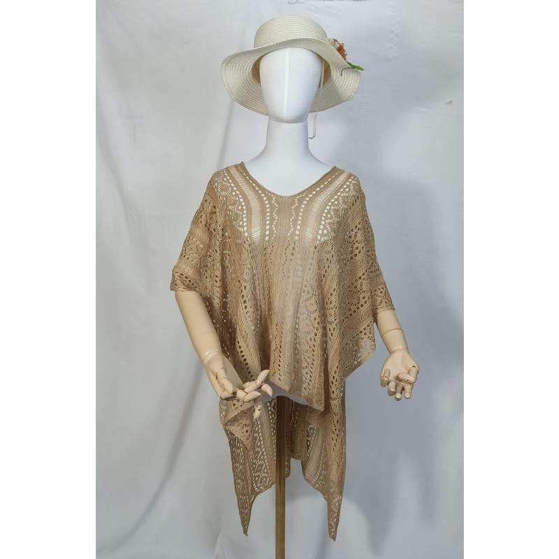 Beige heklekaftan med V-hals og vide ermer