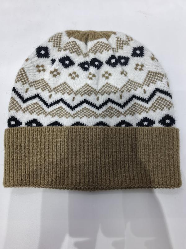 Strikket Fair Isle-lue i tan