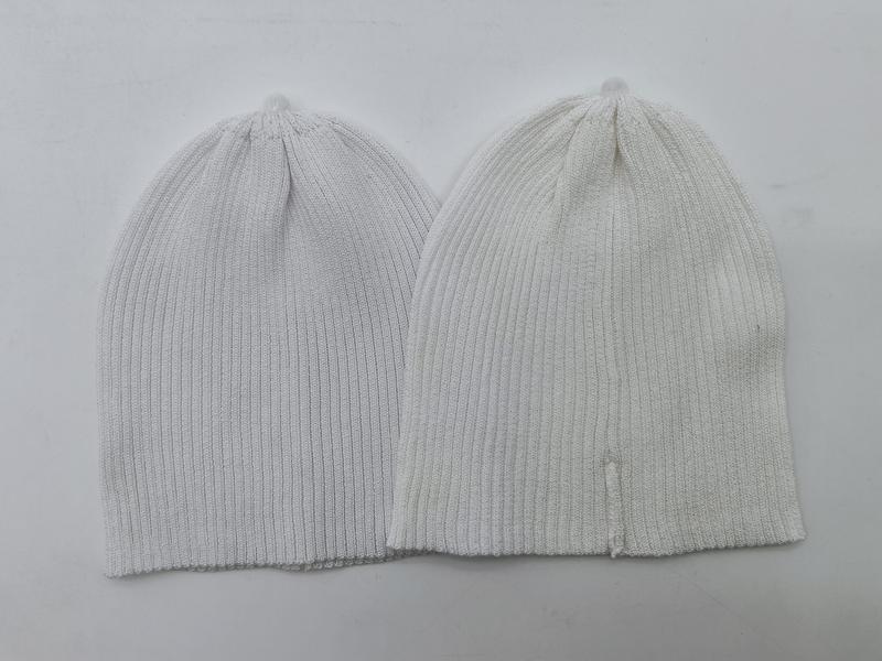 To ribbede luer i lys grå og offwhite
