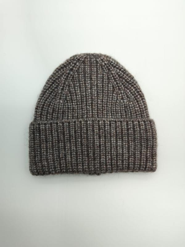 Grovstrikket beanie-lue med ribbestrikk i taupe brun marl ullblanding